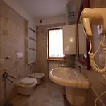 Apartment Service *
