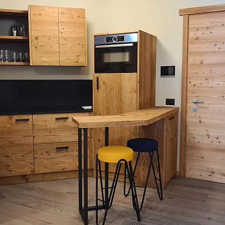 Service Apartment *