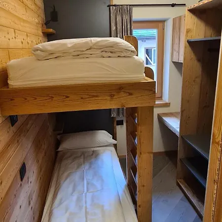 Service Apartment *